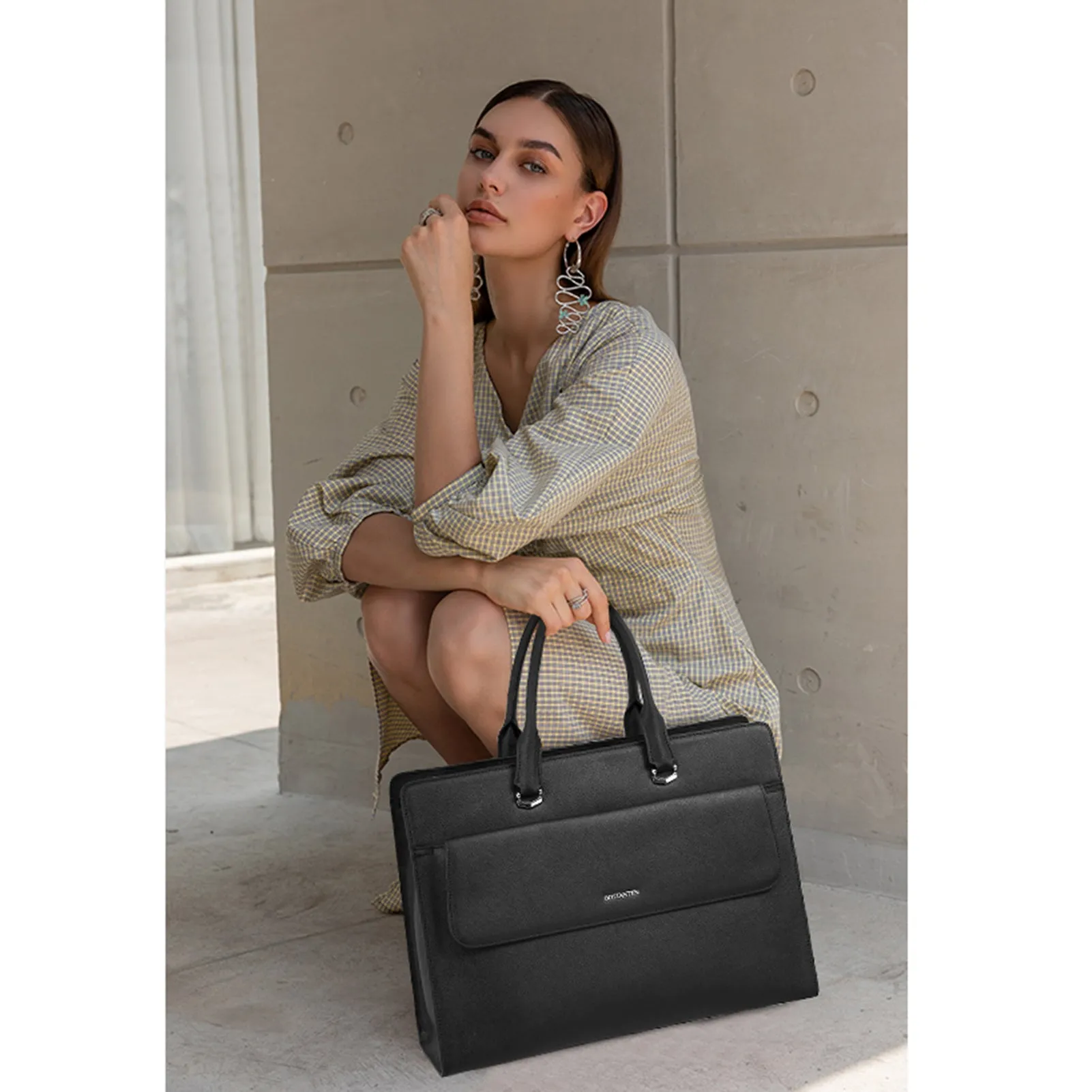 Mizuki Black Leather Briefcase Women's - Messenger Bags